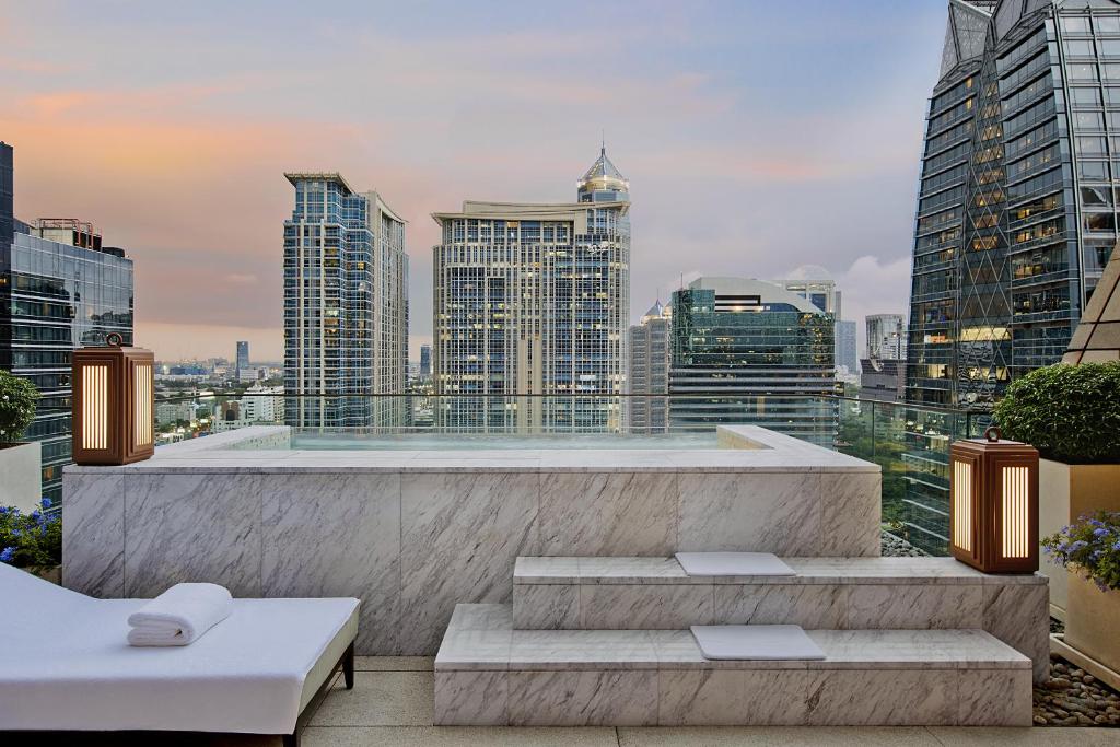 Rosewood Bangkok photo 2