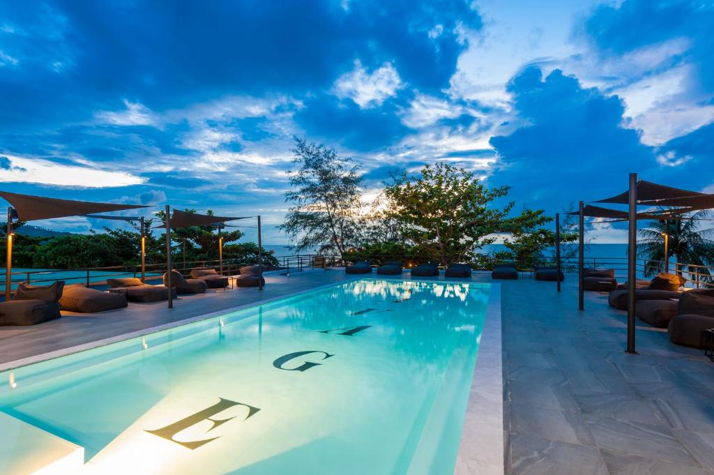 Savage Koh Tao photo 2