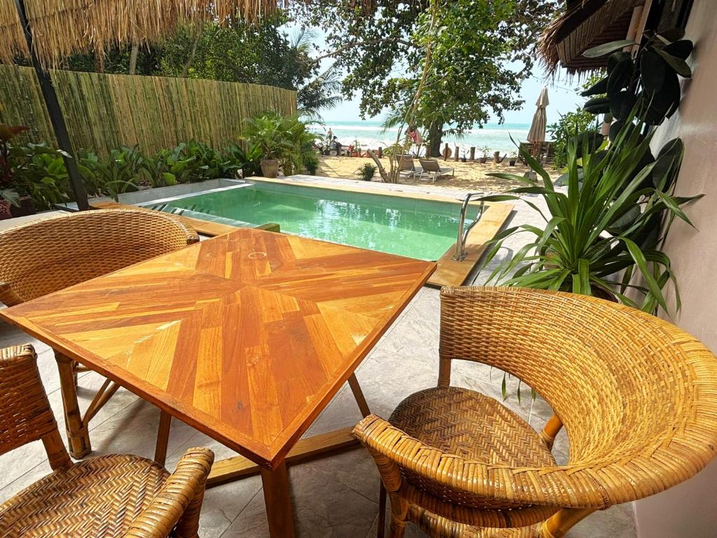 Secret Beach Bungalows photo 4