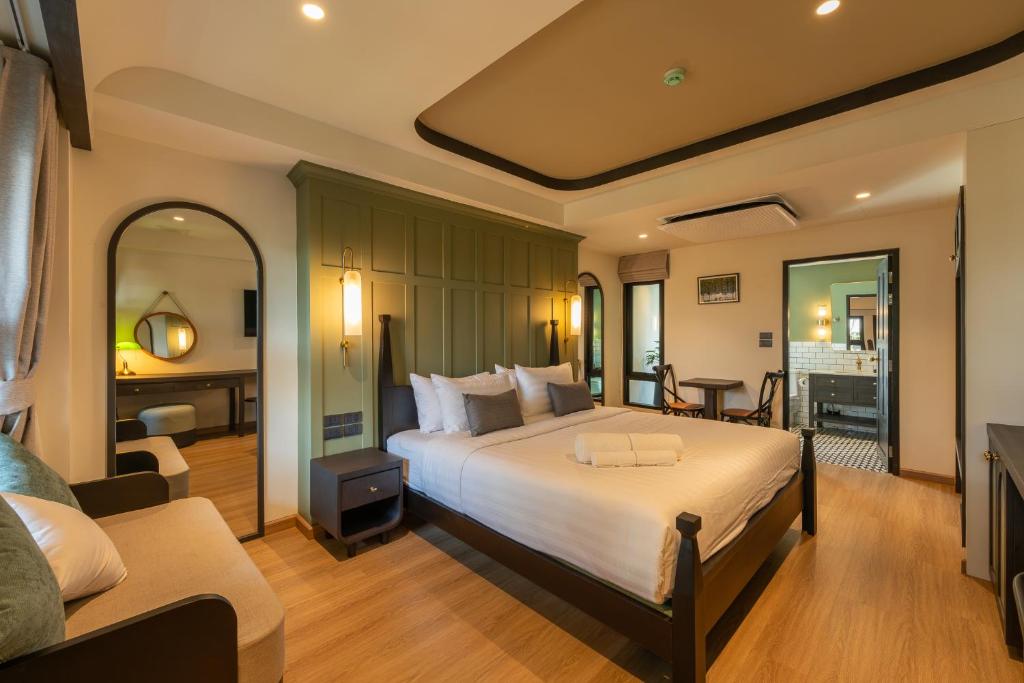Shamrock Chiang Mai Hotel-Adult Only photo 4