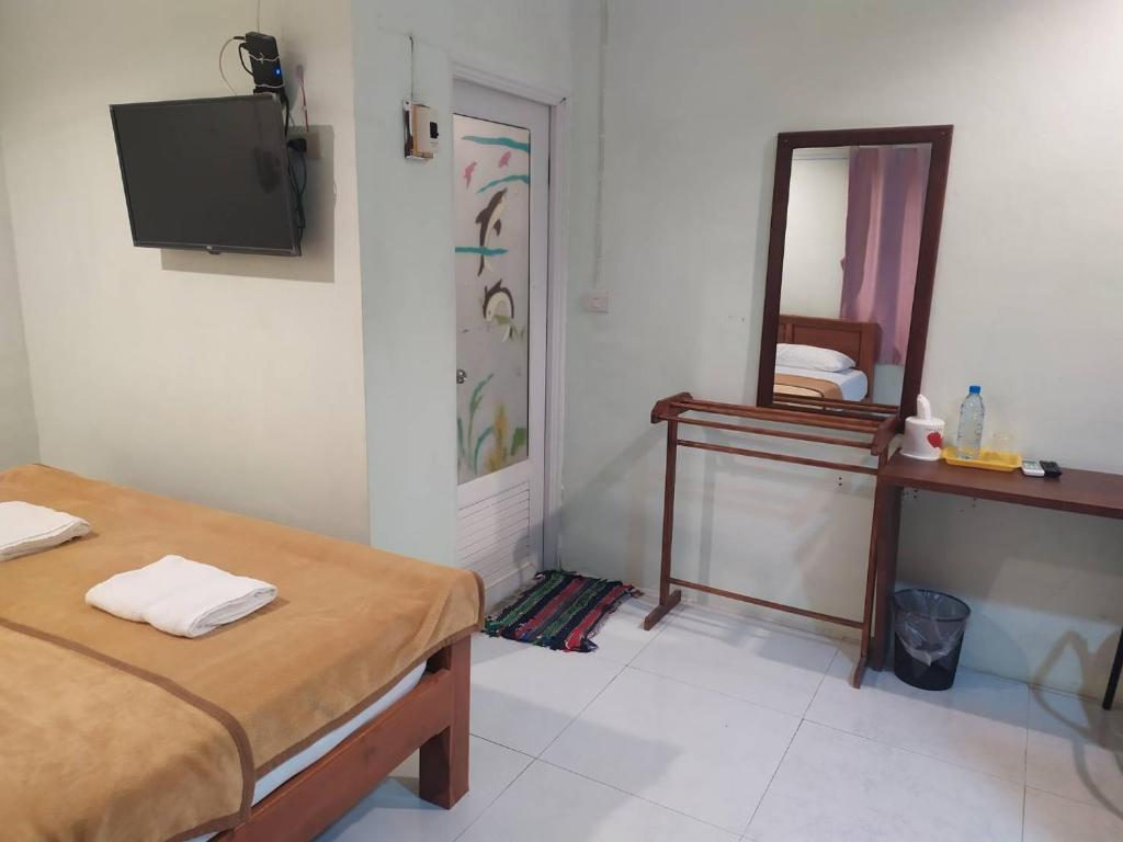 Sisaket PonTaWin Budget Inn photo 3