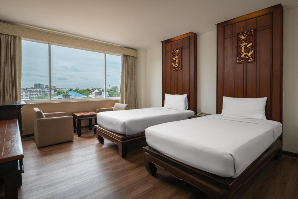 Sri U-Thong Grand Hotel