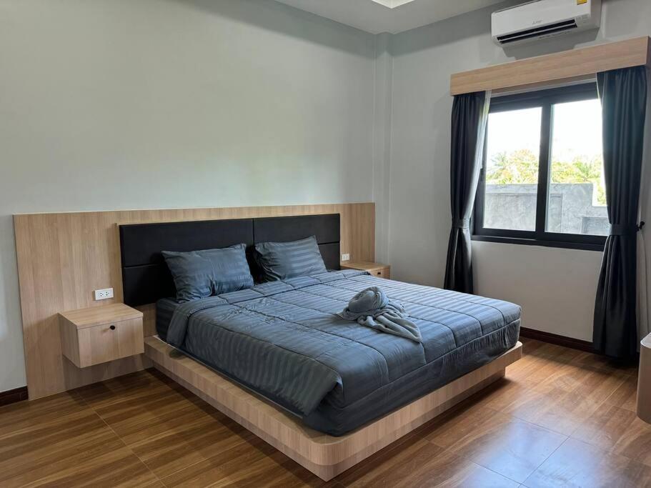 Sun Ray Private Pool villa 3 bed photo 2