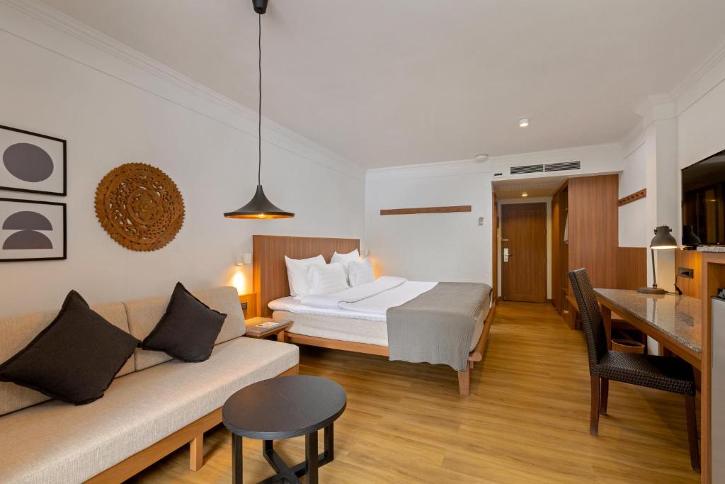 Sunprime Kamala Beach photo 5