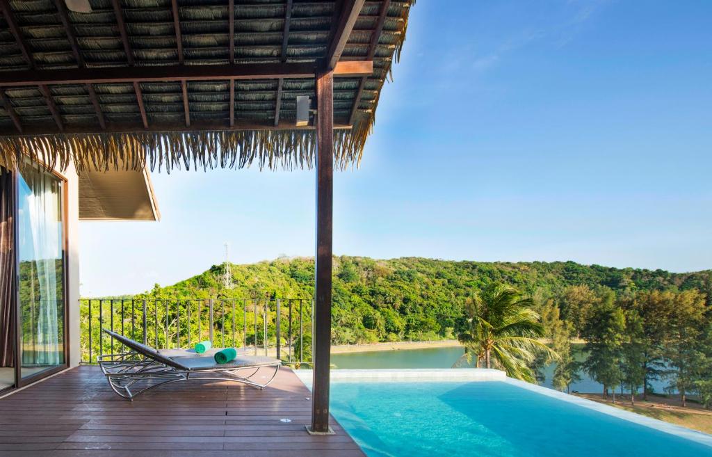 SUNSURI PHUKET, Nai Harn Beach photo 2