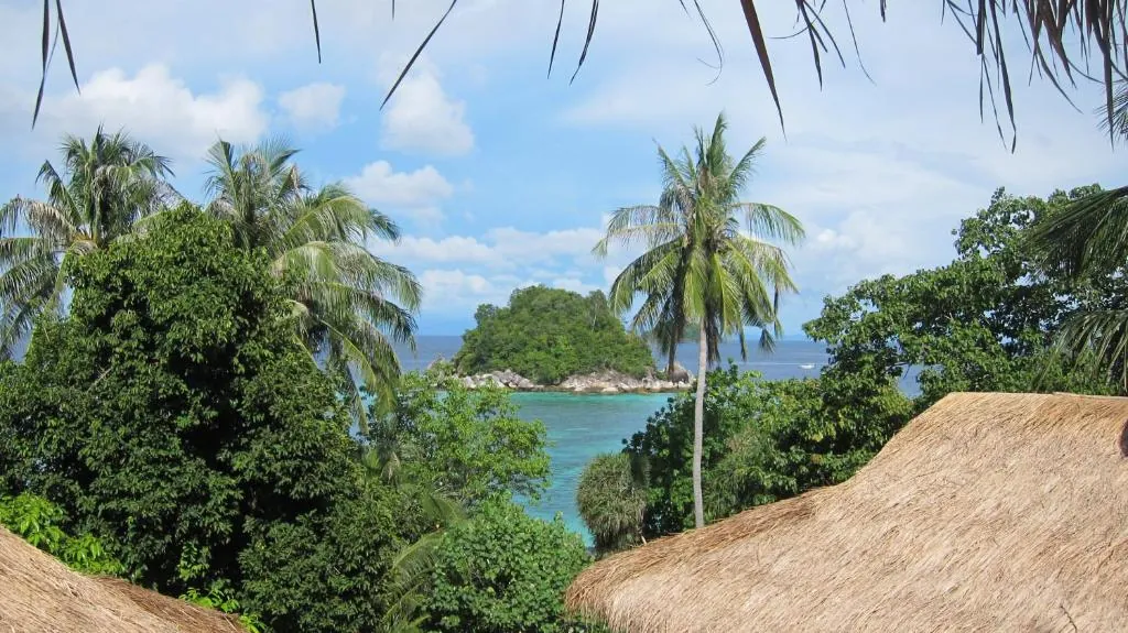 Ten Moons Lipe Resort photo 2