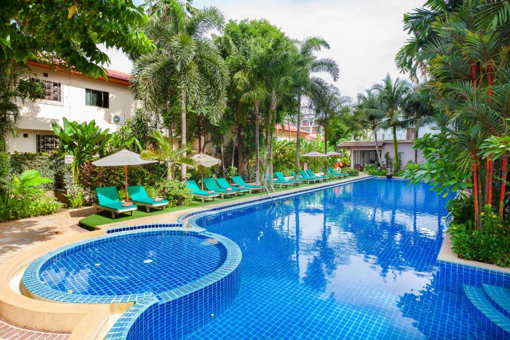 Thanthip Beach Resort Patong photo 5