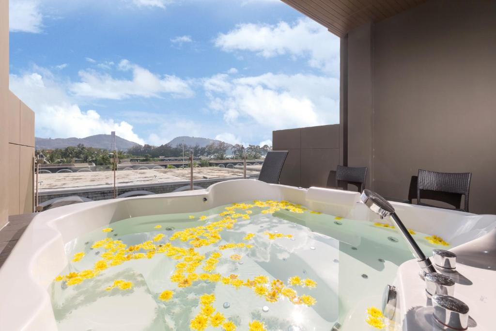 The Charm Resort Phuket photo 3