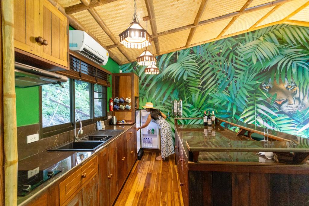 The Parrot Inn Kanchanaburi photo 4