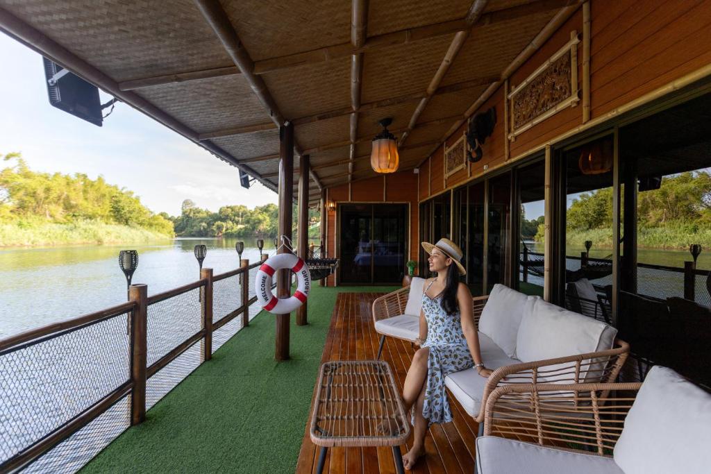 The Parrot Inn Kanchanaburi photo 5