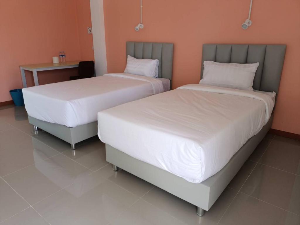 The Peach hotel
