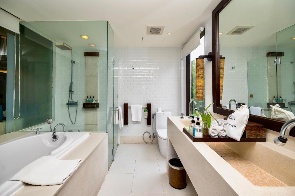 The Rock Hua Hin Beachfront Spa Resort photo 2