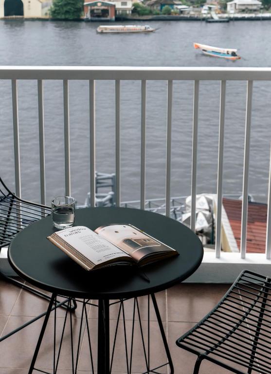 The StandardX, Bangkok Phra Arthit photo 3