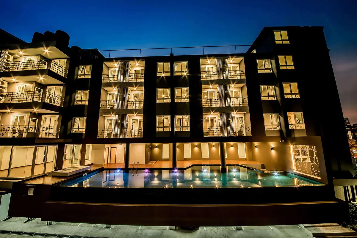 The Violin – Sriracha