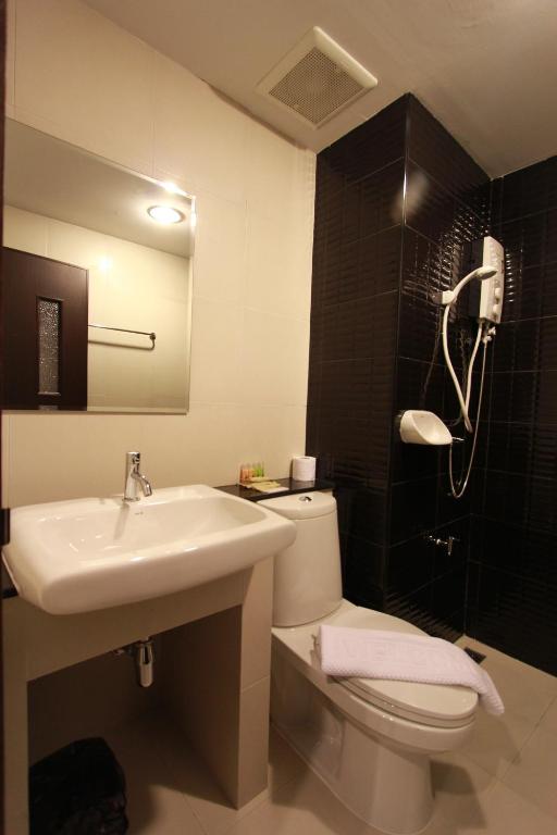 Trendy Hotel photo 1