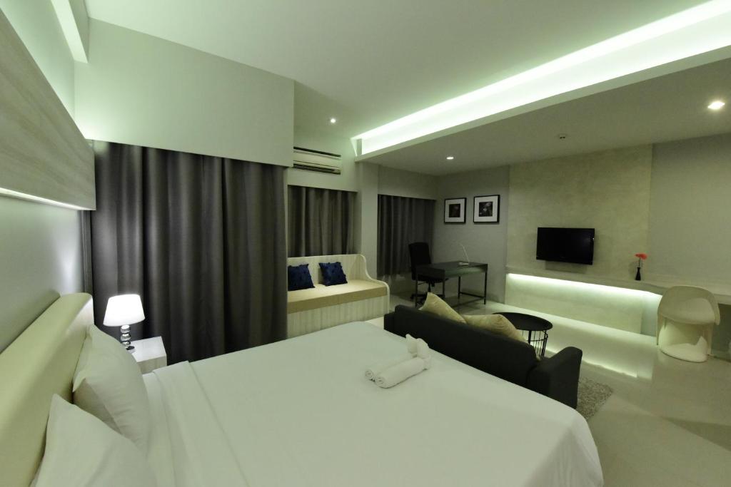 Trendy Hotel photo 5