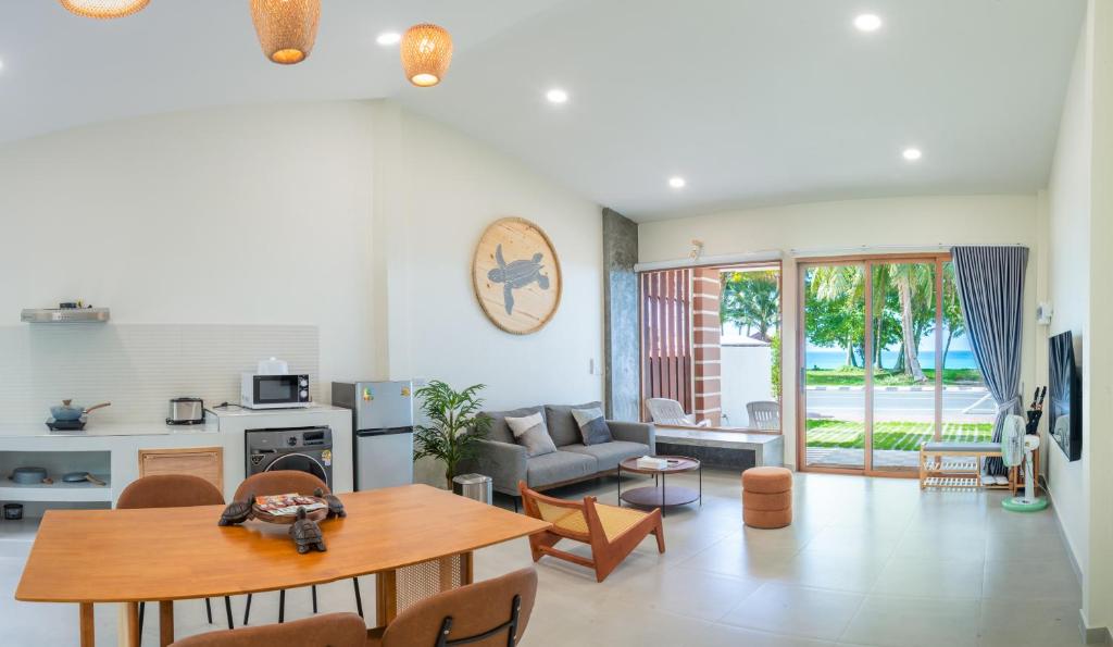 Turtle Tales-Mafueang,Turtle Beach,Phang-Nga