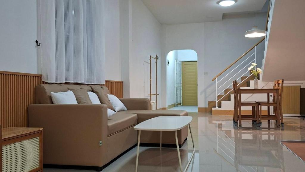 URBAN HOMe