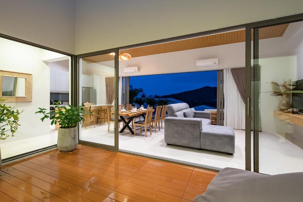 Villa Juloma - The Jewel of the Hill photo 3