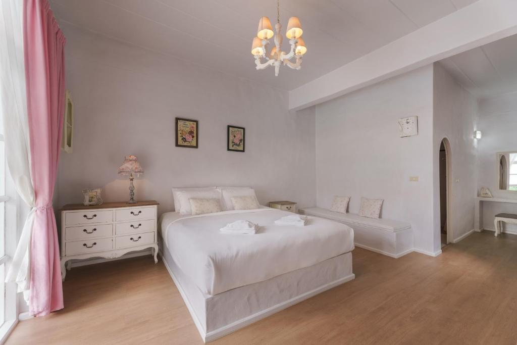 Villa La Flora Kanchanaburi photo 2