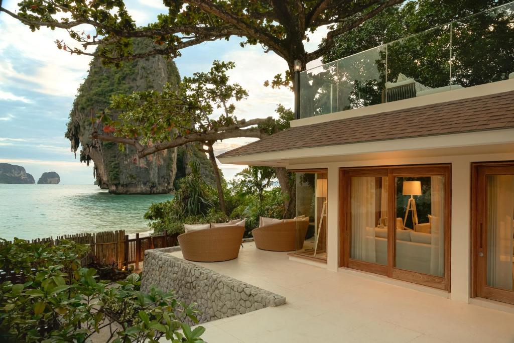 Villa Macaque and Villa Languor