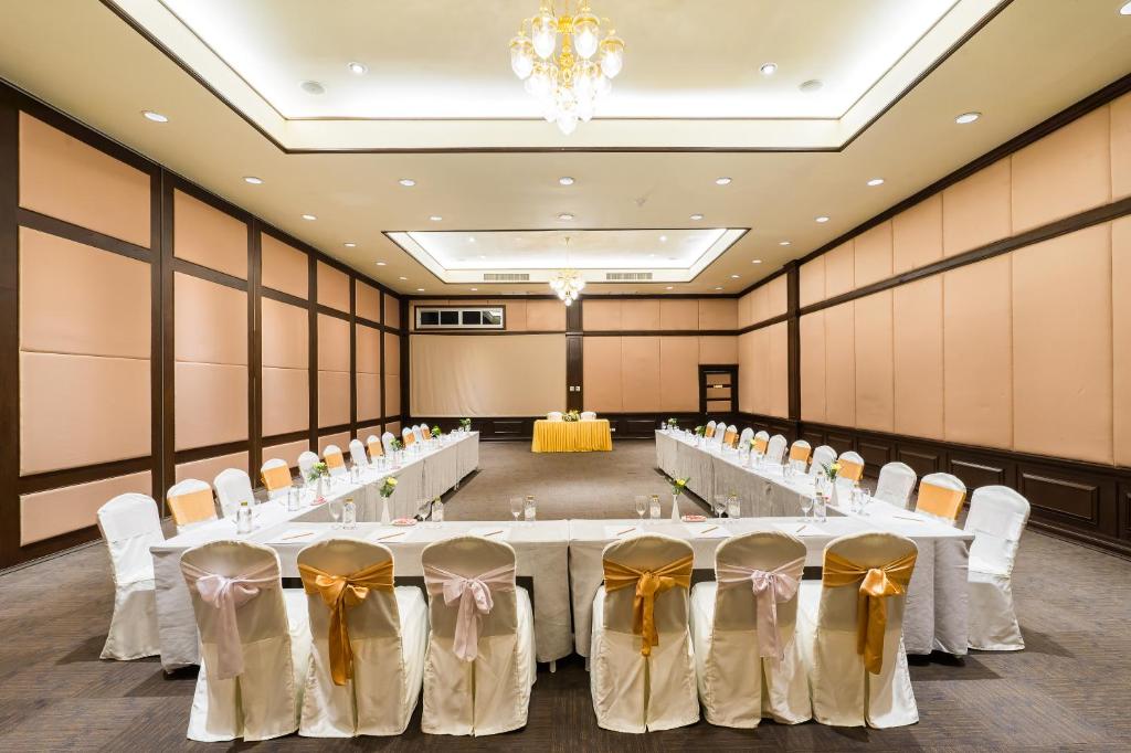 Wora Bura Hua Hin Resort & Spa photo 5