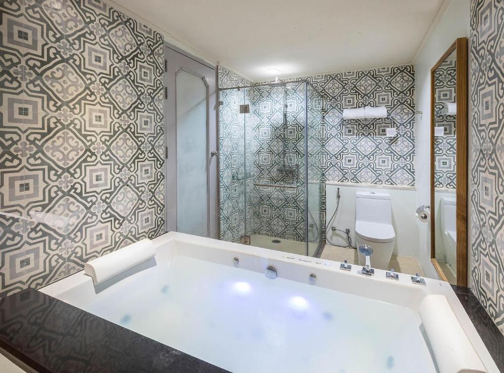 Zenmaya Oceanfront Phuket, Trademark Collection by Wyndham photo 4