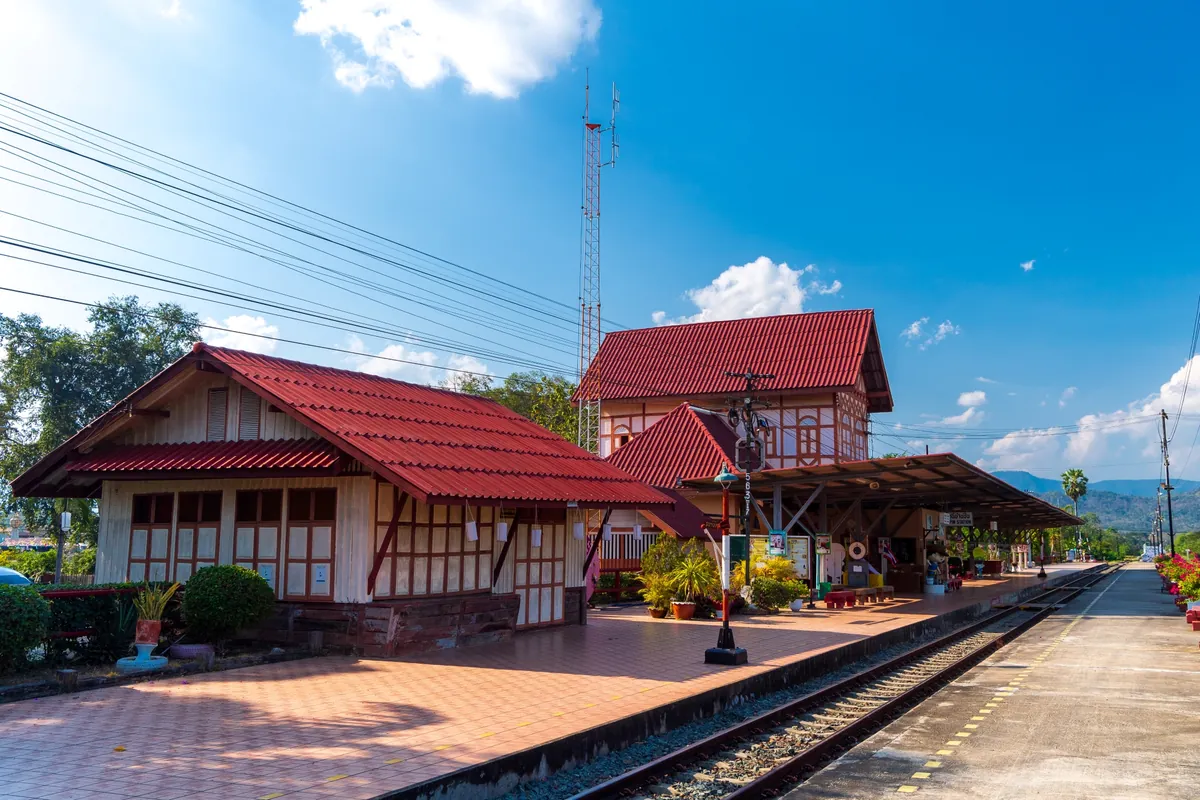Ban Pin Train Station — photo 4