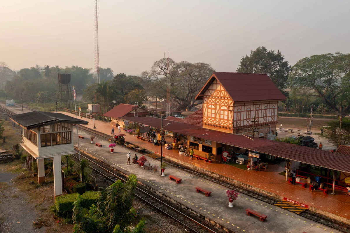 Baan Pin Train Station