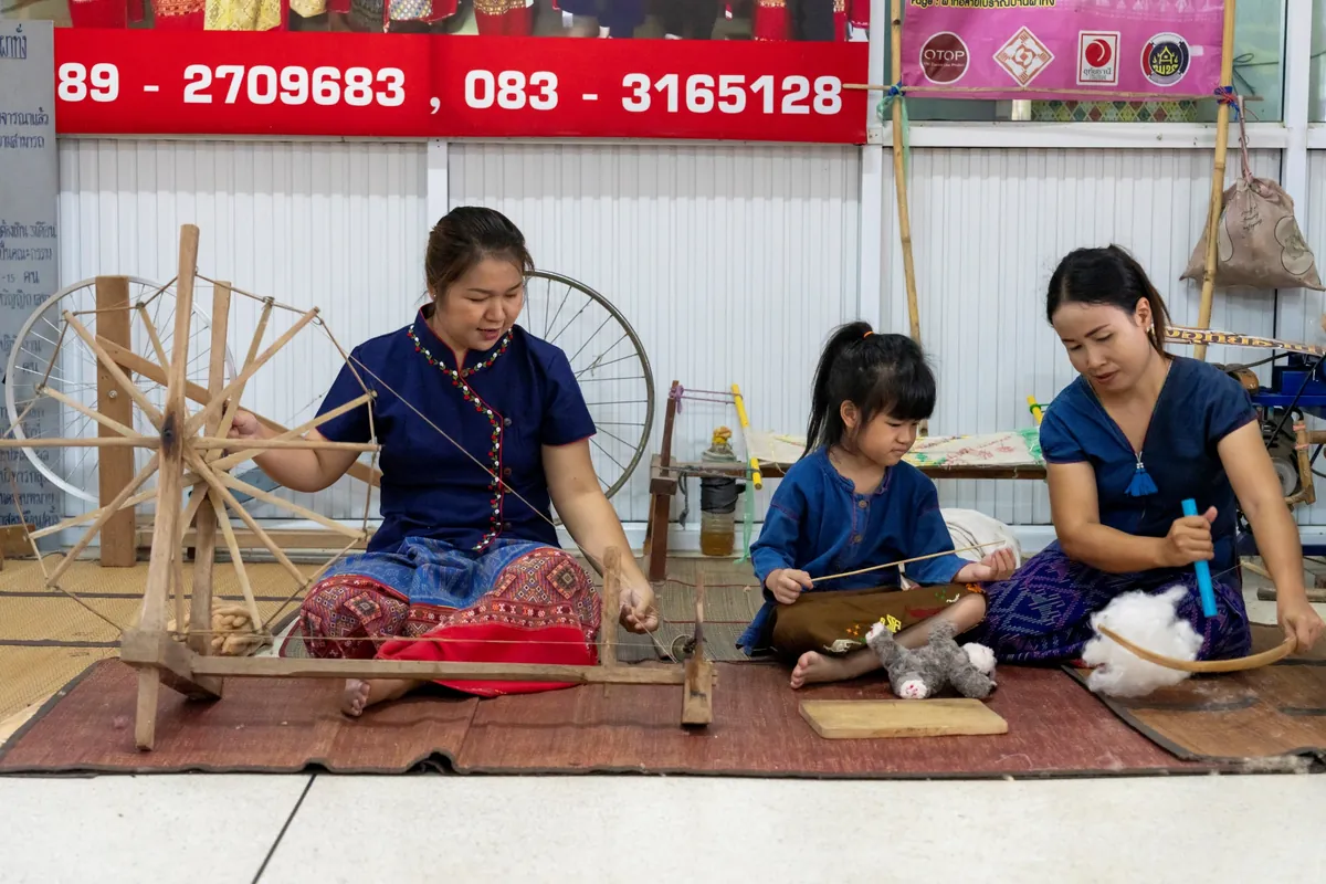 Ban Pha Thung Ancient Pattern Weaving Centre — photo 2