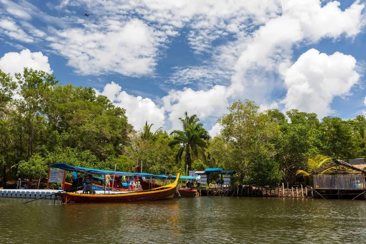 Ban Tha Din Daeng Community