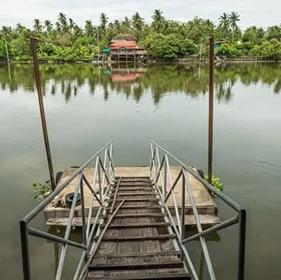 Bang Nok Khwaek Floating Market