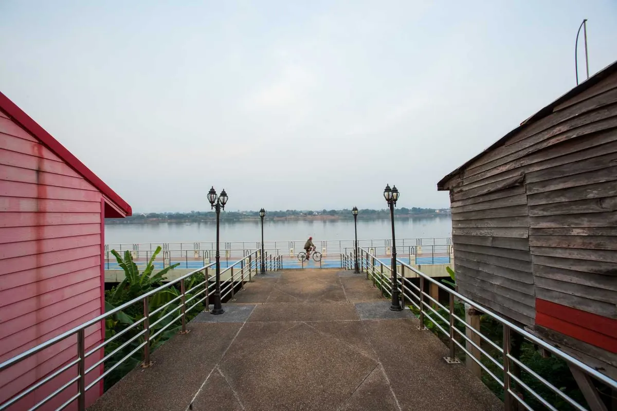 Bicycle Path along the Mekong  River Nakhon Phanom — photo 2