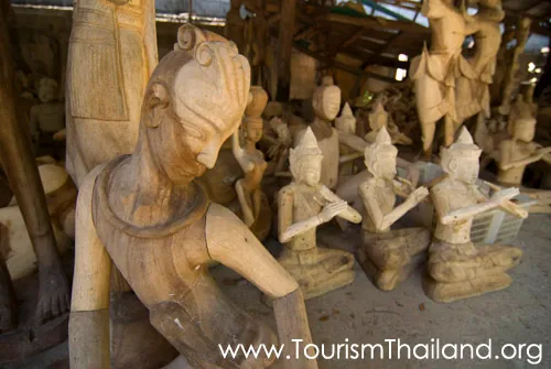 Carving Village in Mae Tha District — photo 2