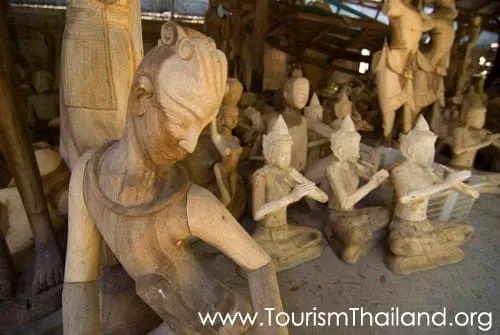 Carving village in Maeta Distrcit