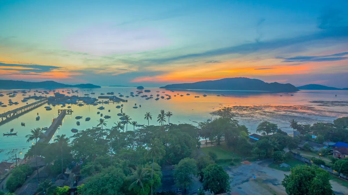 Chalong Bay (Ao Chalong)