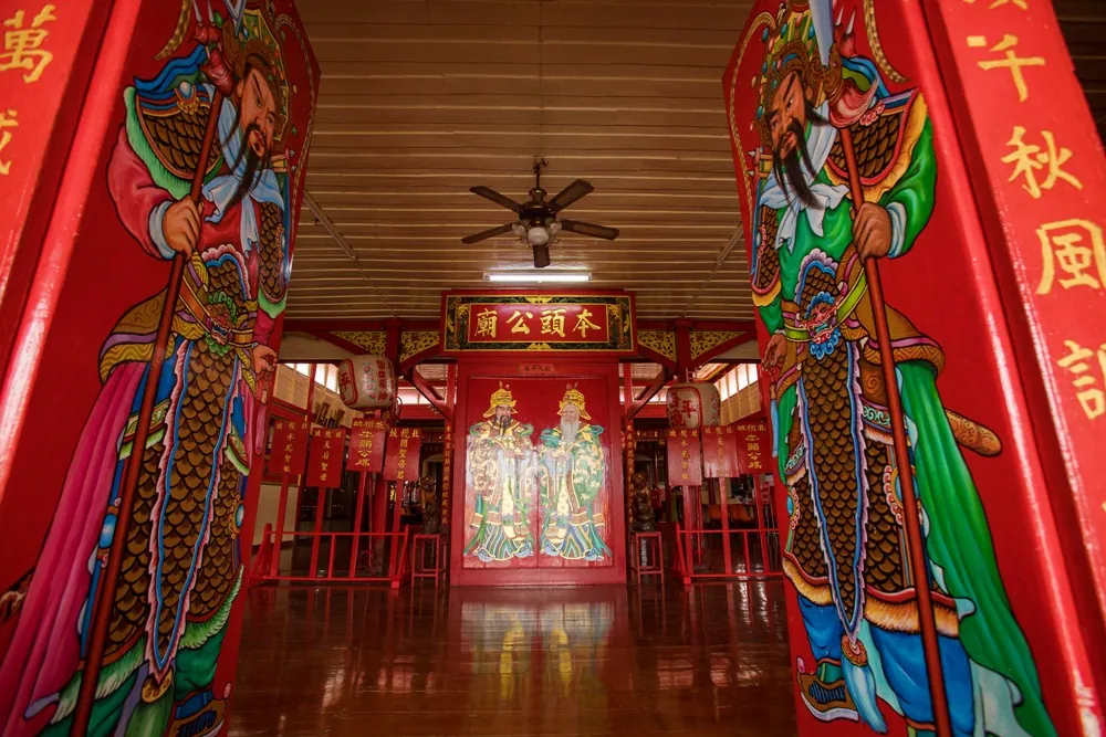 Chao Pho Thepharak-Chao Mae Thapthim Shrine — photo 3