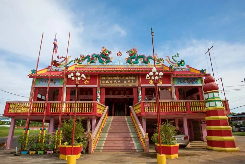 Chao Pho Thepharak-Chao Mae Thapthim Shrine