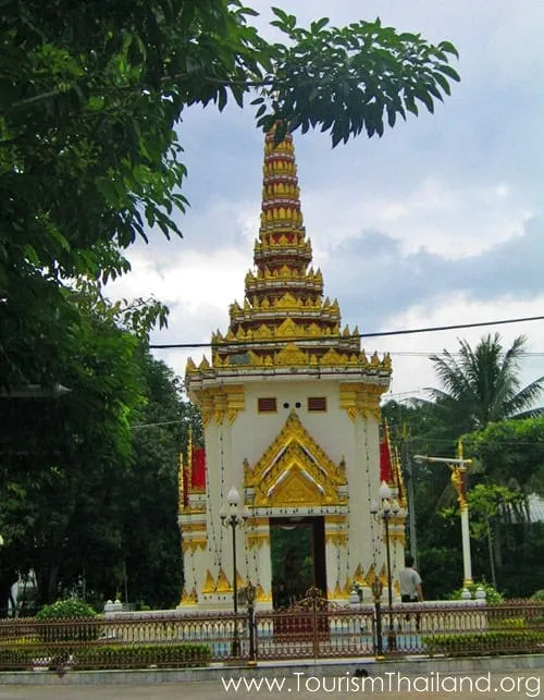 Chao Por Lak Muang Shrine (City God Shrine)