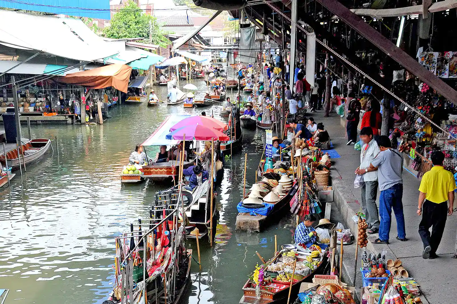 Damnoen Saduak Floating Market