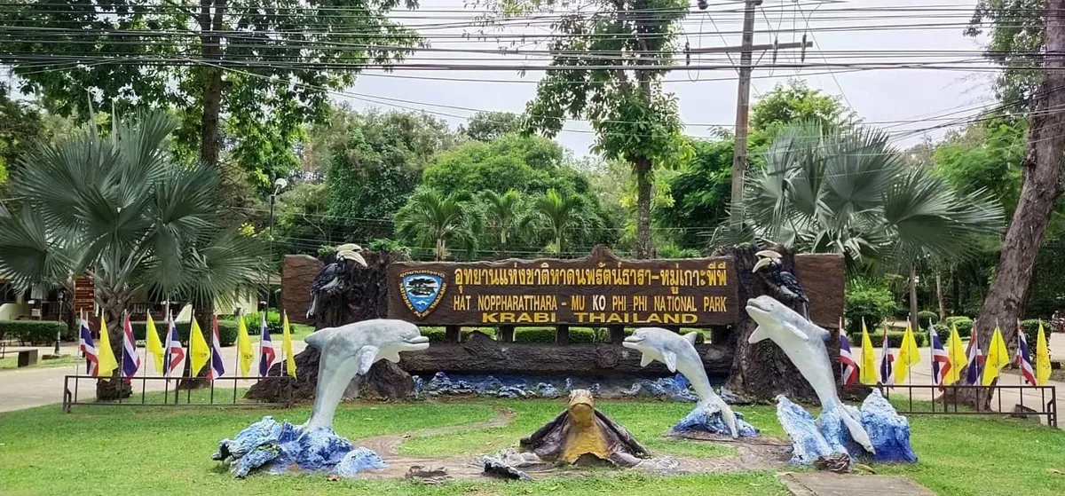 Hat Noppharat Thara-Mu Ko Phi Phi National Park