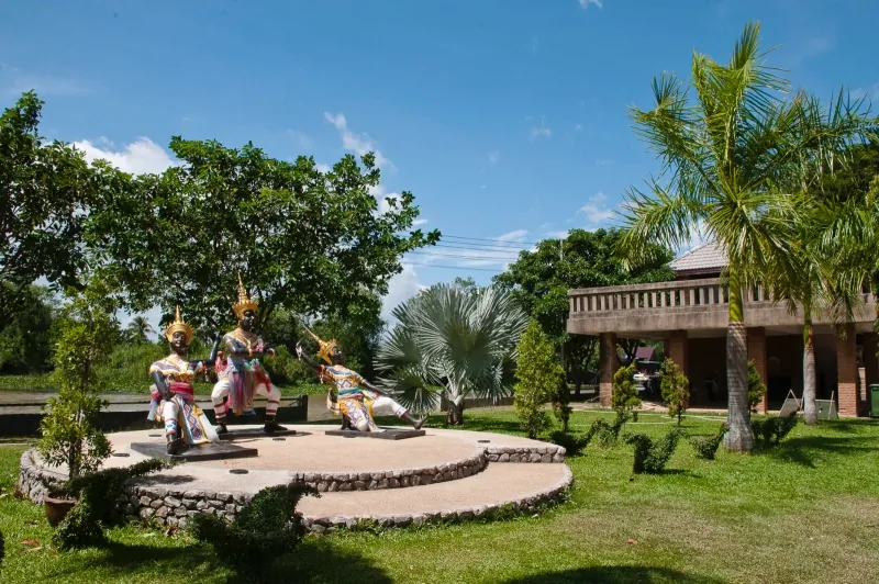 Hat Saen Suk Lampam — photo 3