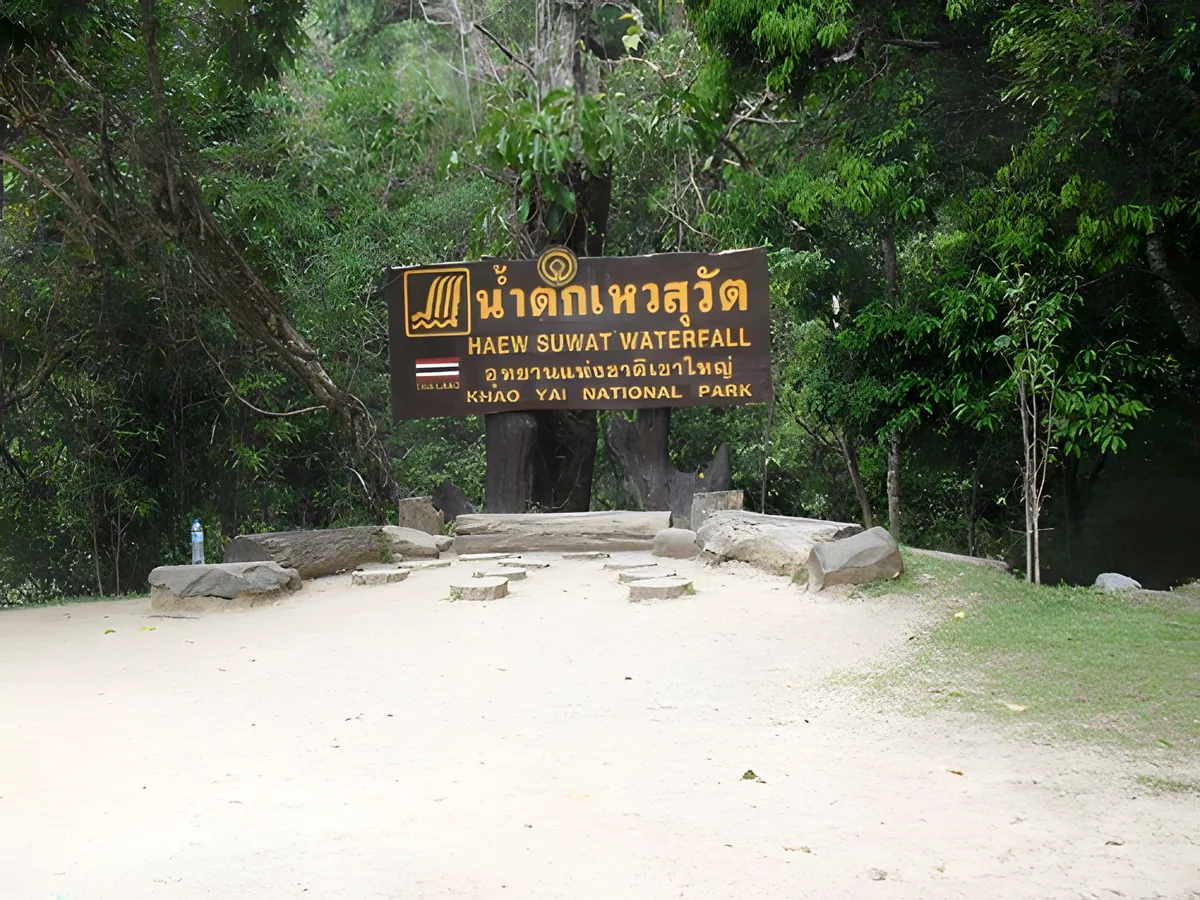 Heo Suwat Waterfall