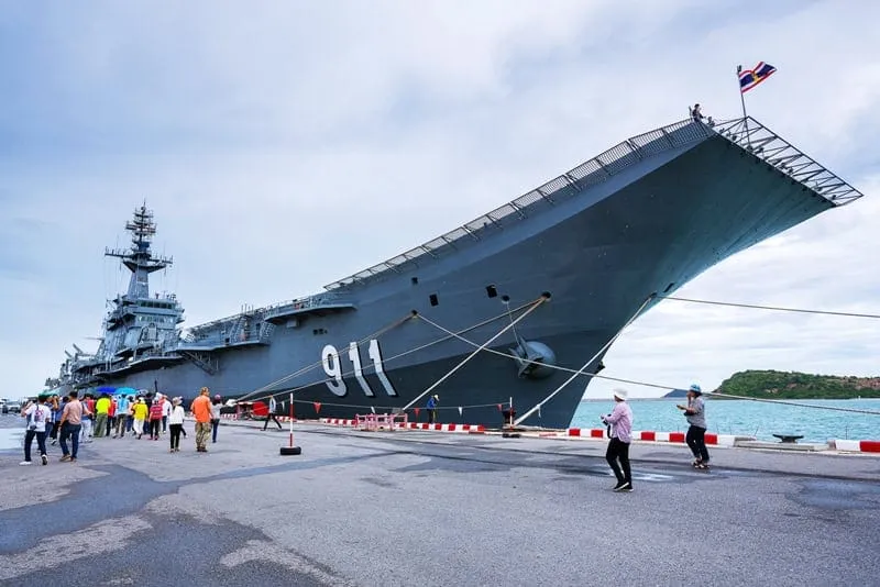 HTMS Chakri Naruebet