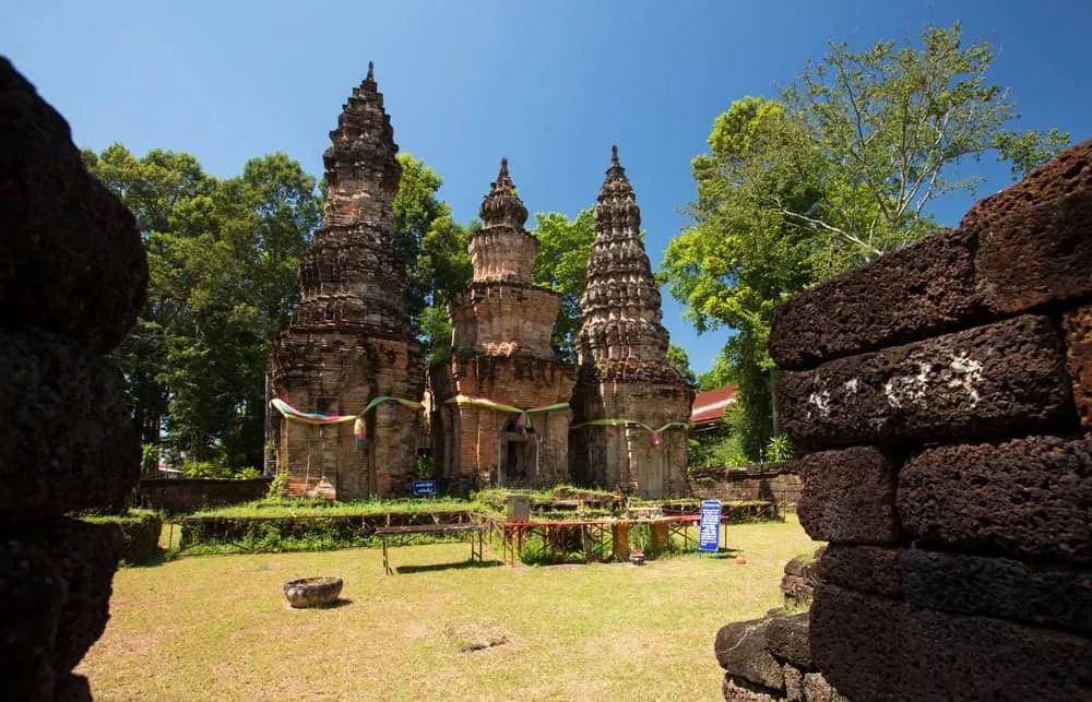 Huai Thap Than Khmer Ruins (Ban Prasart Khmer Ruins)