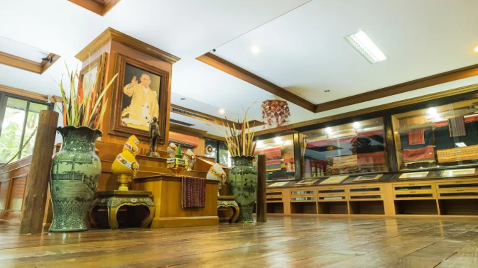 Jipathapun Ban Khu Bua Museum