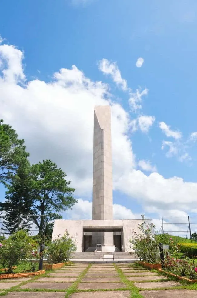 Khao Kho Sacrificial Monument (Information and Travel Videos)