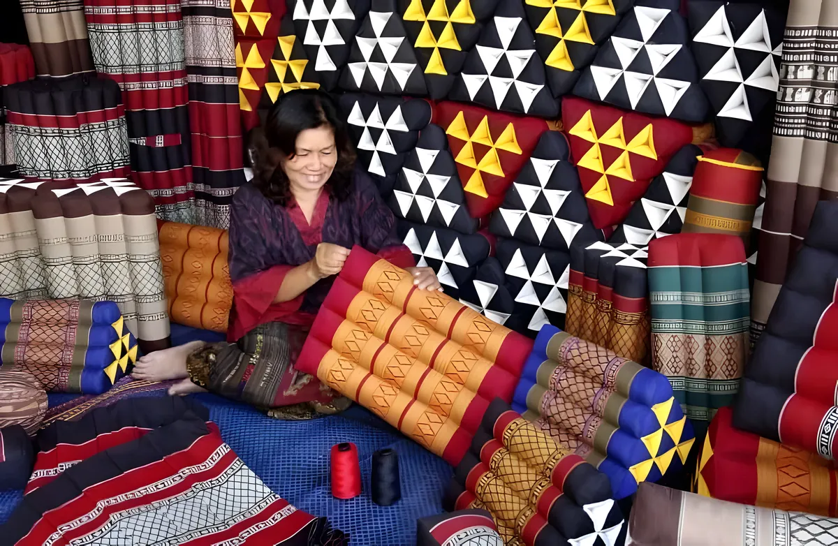 Khit Pillow at Ban Sri Than