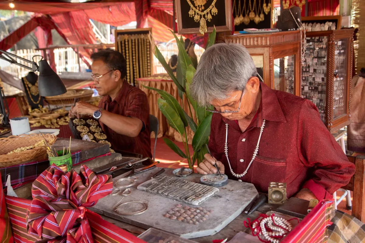 Khwao Sinarin Silver Handicraft Village — photo 2