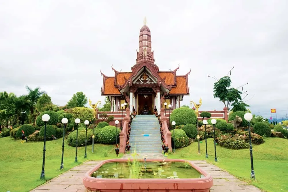 King Nareasuan the Great shrine
